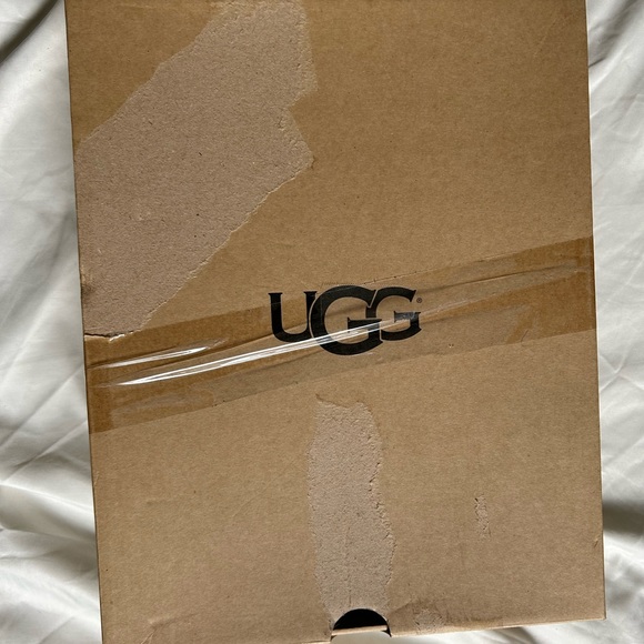 UGG Black Arielle Boots: Size 7 - Picture 11 of 12